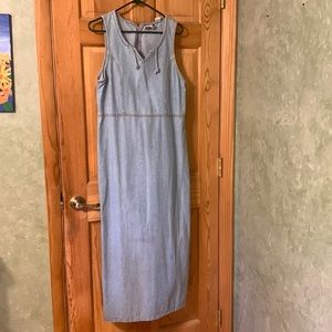 Dress Jean/Denim Sleeveless Size Med with Back Zipper And Slit w/Tags Never Worn